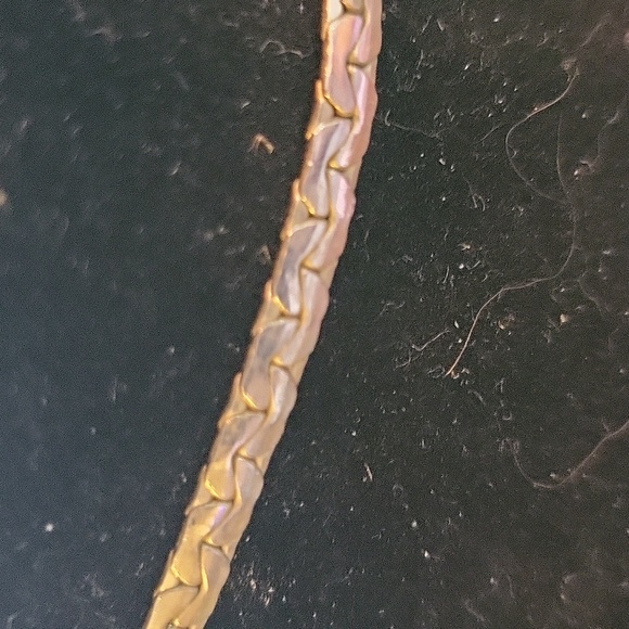 Vintage Flower V Necklace - Picture 3 of 6